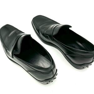 Tods Black  Leather Loafers